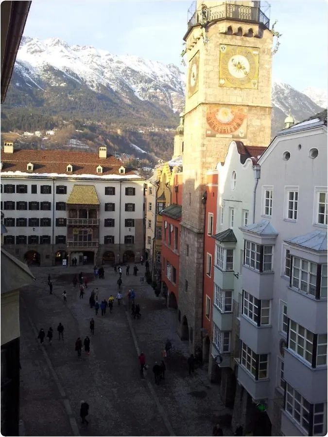 Blick Aufs Goldene Dachl Apartment Innsbruck 0*,  Austria