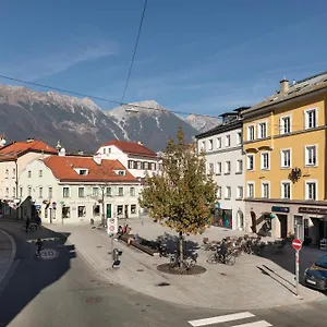  Apartment Riesiges Zentrales Mit Parkplatz